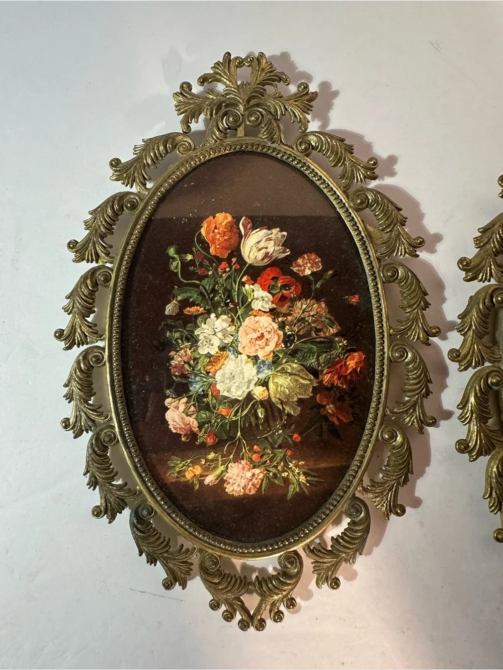 Victorian Set Of 2 1900-1920 Hanging Metal Oval Framed Floral Bouquet Italy